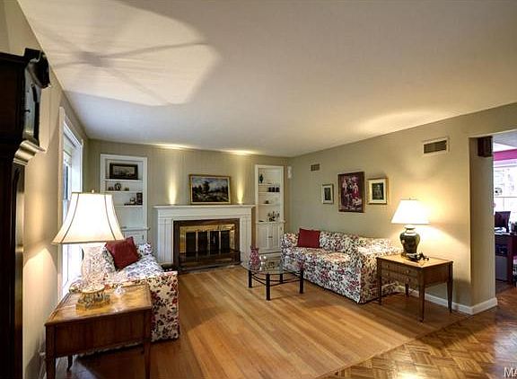 3rd image of 26 Sussex Dr