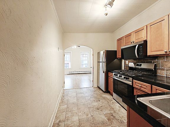 2nd image of 314 7th St #4A