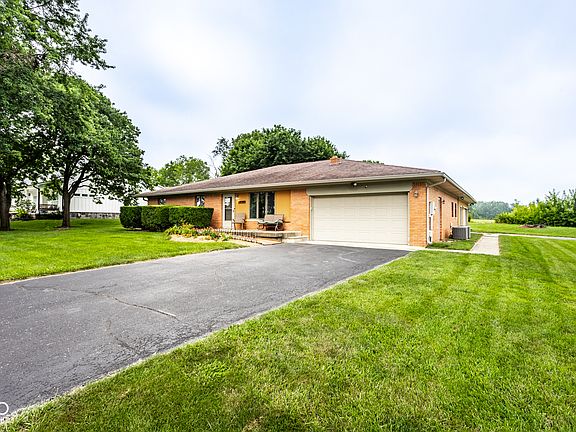 2nd image of 1437 W Demaree Rd