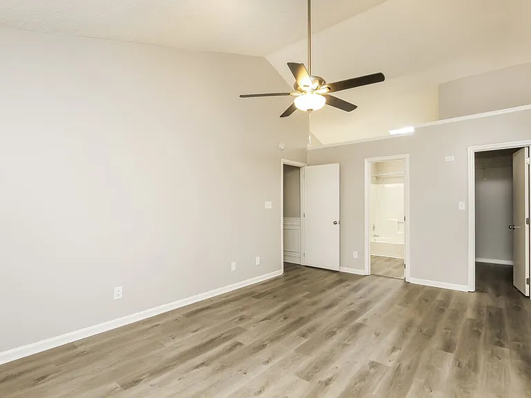 100 Bath Cir — Photo 11