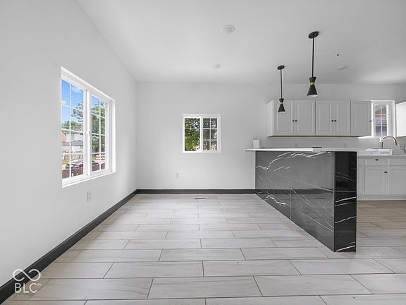 5th image of 263 N Tacoma Ave