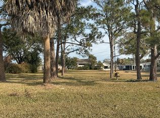 412 Mango Ave, Sebastian, FL 32958