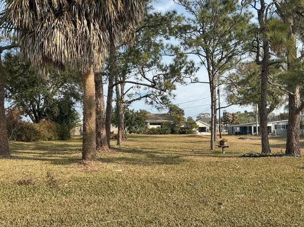 412 Mango Avenue, Sebastian, FL 32958