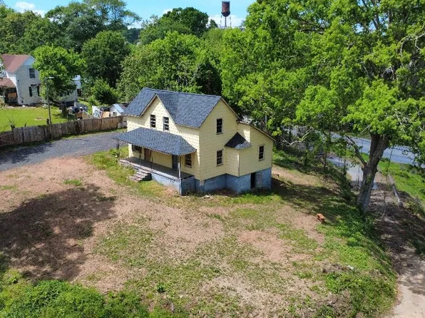 389 Main St, Converse, SC 29329