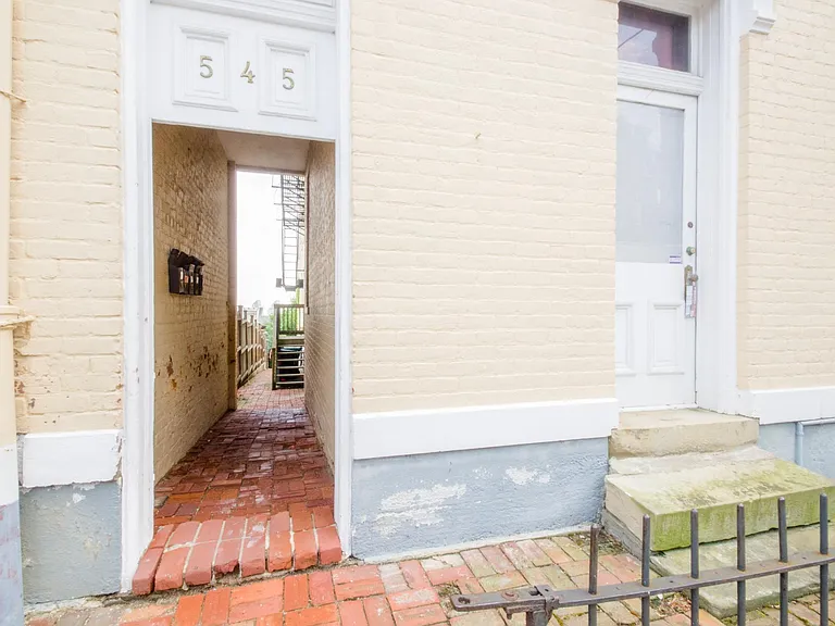 545 Milton St #4 — Photo 7