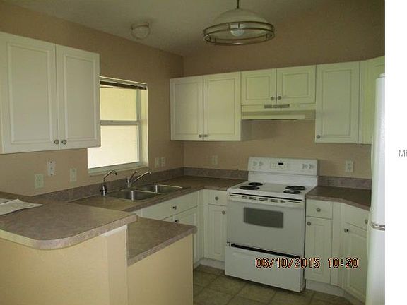 3rd image of 1594 Purple Ln