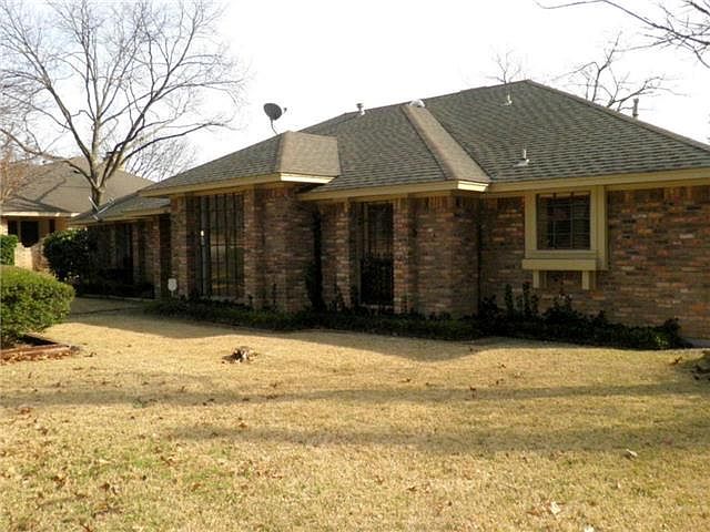 1st image of 406 Meadowlark Ln