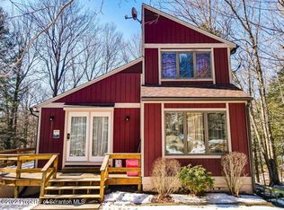 1023 Sundew Rd, Lake Ariel, PA 18436