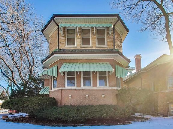 2nd image of 6559 N Rockwell St