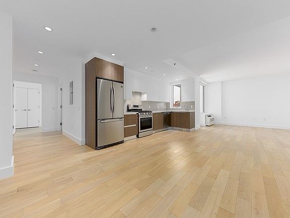 3rd image of 14-01 Broadway #7K0