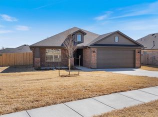 2498 Heather Rd, Blanchard, OK 73010