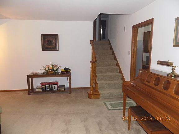 5th image of 720 W Fitzhenry Ct