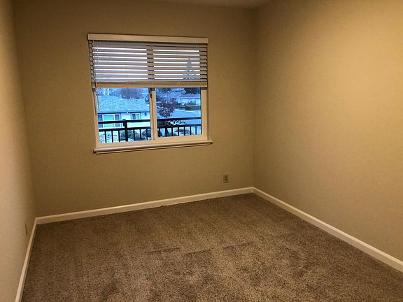 5th image of 311 Kuehnis Dr #307