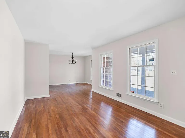 6541 Debbie Sue Ln — Photo 8