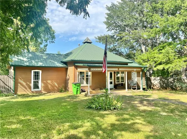 415 Elm St, Fall River, KS 67047