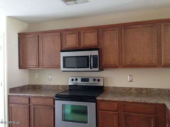 3rd image of 684 S 167th Dr