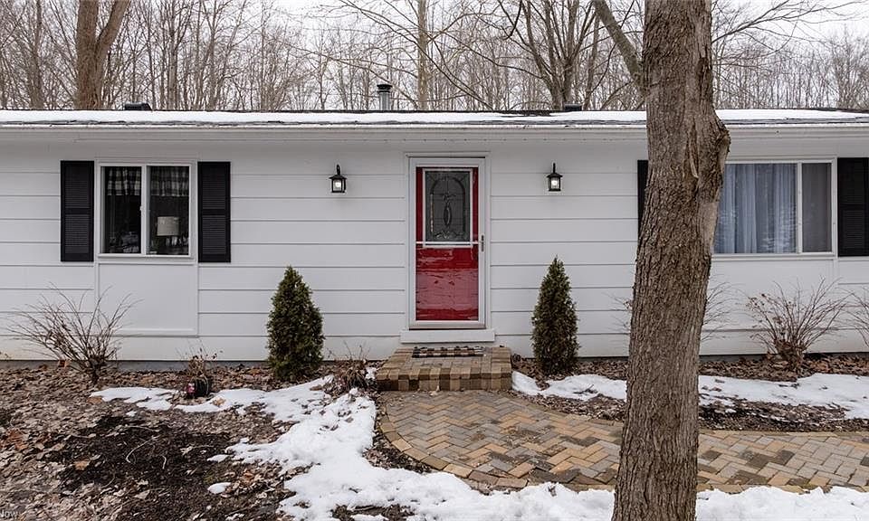 1st image of 18986 Hillside Ln