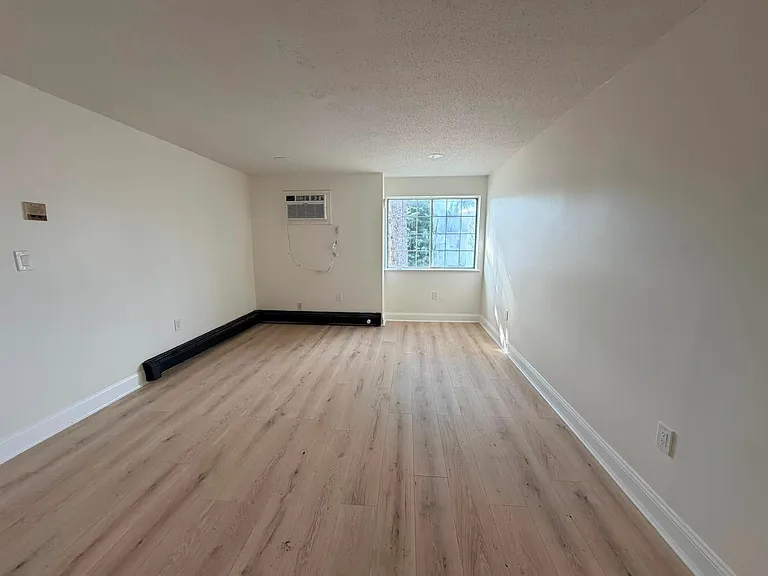 1 19th St #3 — Photo 9