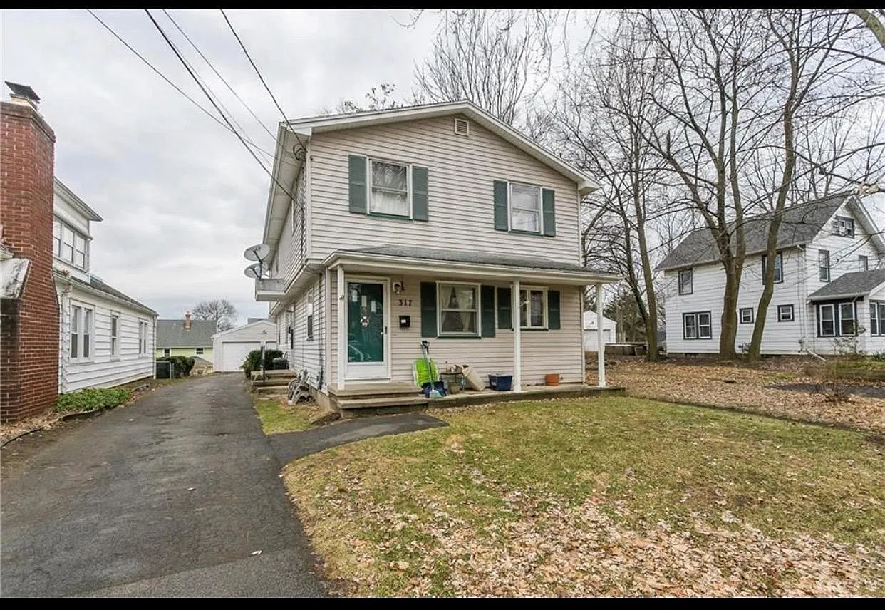 317 Cedar Pl — Photo 1