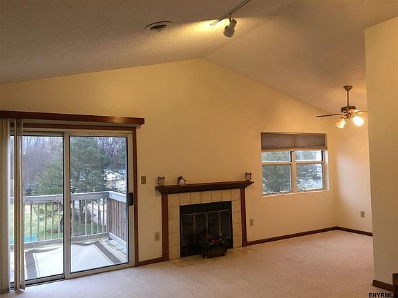 3rd image of 706 Greenwich Dr
