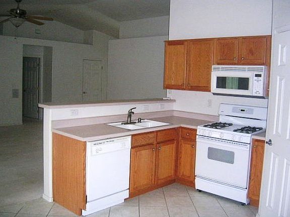 4th image of 8020 E Eagles Nest Ln