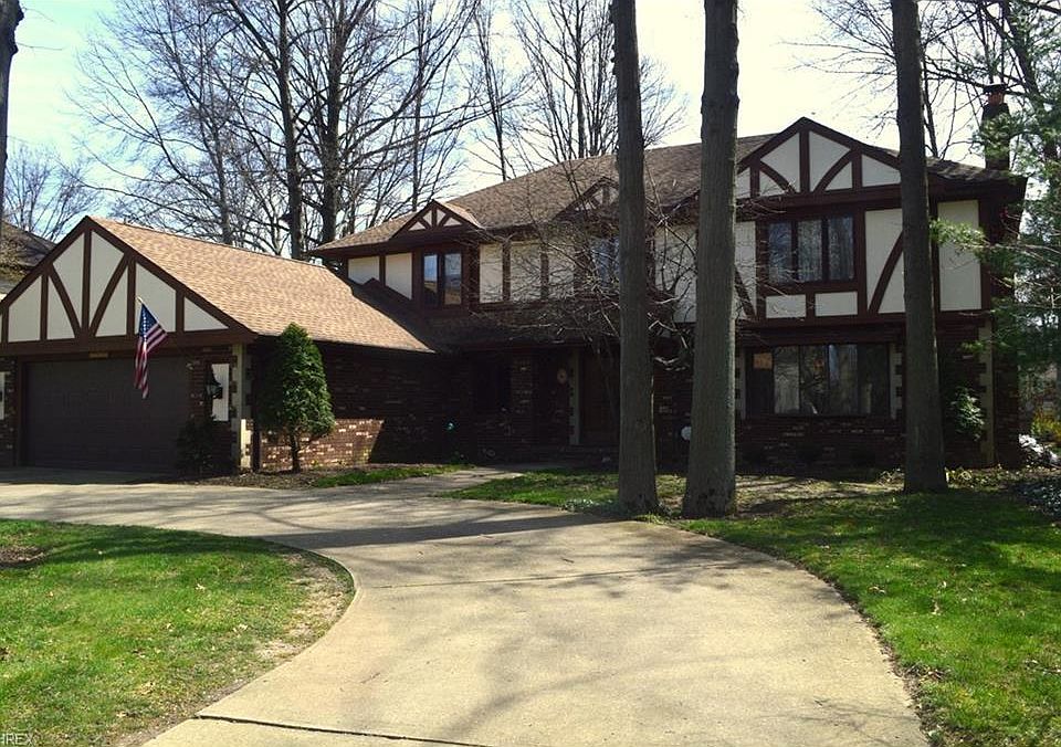 1st image of 27409 Hemlock Dr