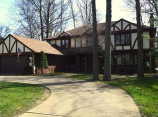 27409 Hemlock Dr, Westlake, OH 44145