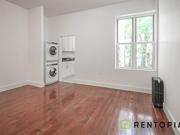 3rd image of 472 Hancock St #9D