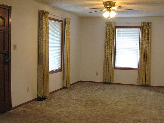 3rd image of 33508 SE 6th St