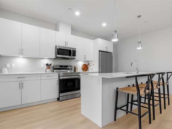 5th image of 3257 Woodrush Dr #121