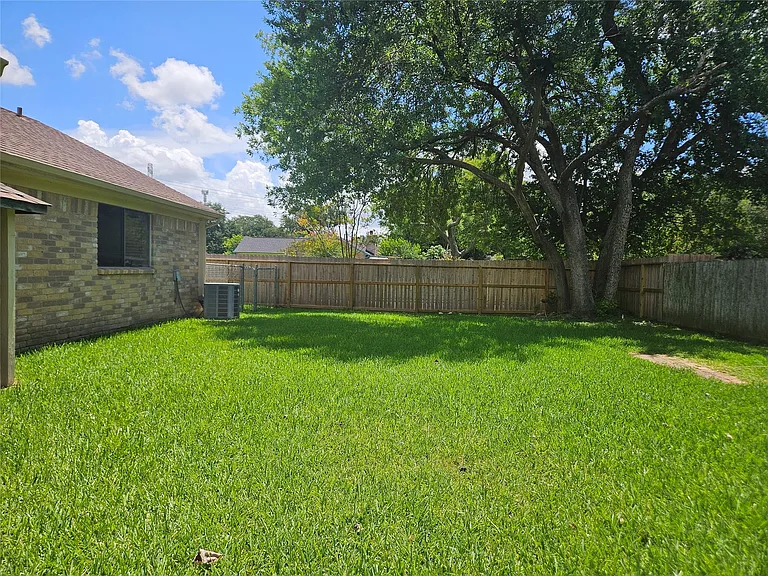 2822 Chimneystone Cir — Photo 3
