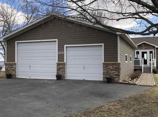 272 W Lake Dr, Lake Norden, SD 57248