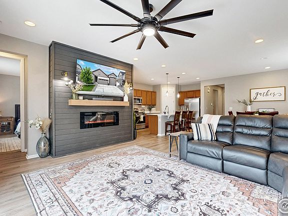 4th image of 4504 Hollycomb Dr