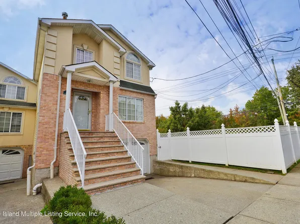74 Pheasant Ln, Staten Island, NY 10309