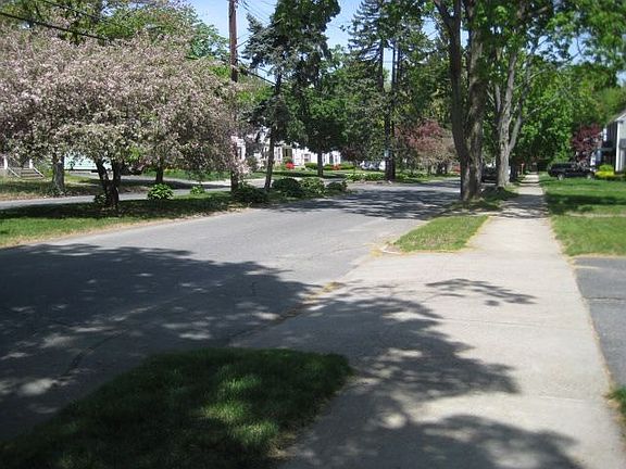 2nd image of 137 Hartford Ter