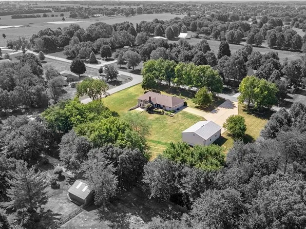 4154 W 188th St, Stilwell, KS 66085