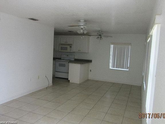 4th image of 2505 Park Plz Unit 2
