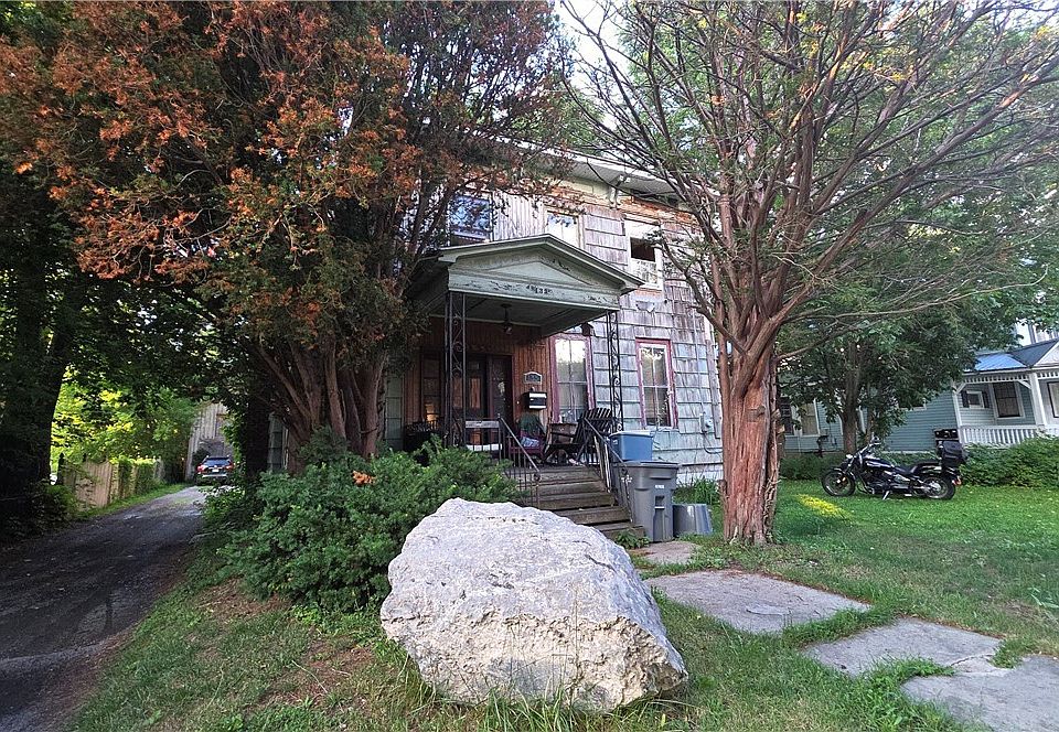 1st image of 133 Winslow St