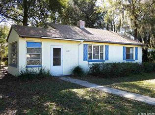 1049 NE 10th Pl, Gainesville, FL 32601
