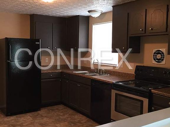 3rd image of 1415 Longacre Dr