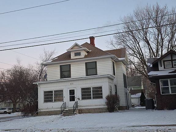 2nd image of 610 4th Ave NW