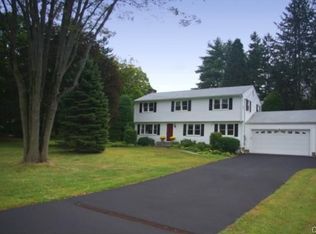 126 Bickford Ln, New Canaan, CT 06840