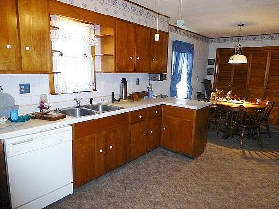 5th image of 405 Grant St