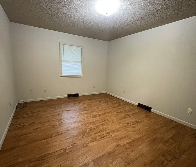 914 Withrow Dr — Photo 12