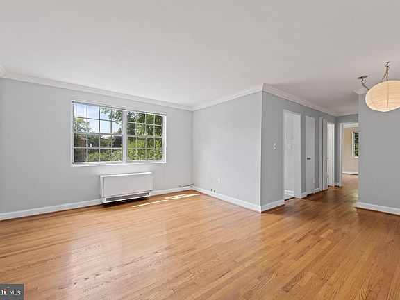 4th image of 2055 N Woodstock St APT 201