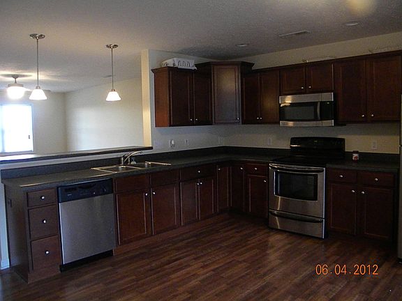 Full Kitchen w/appliances