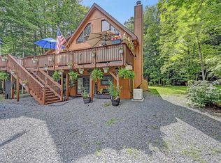 1153 Lakeview Dr W, Lake Ariel, PA 18436