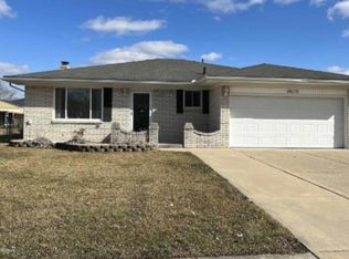 38270 Steede Dr, Sterling Heights, MI 48310