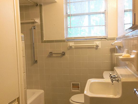 3rd image of 8855 Gaston Pkwy APT A