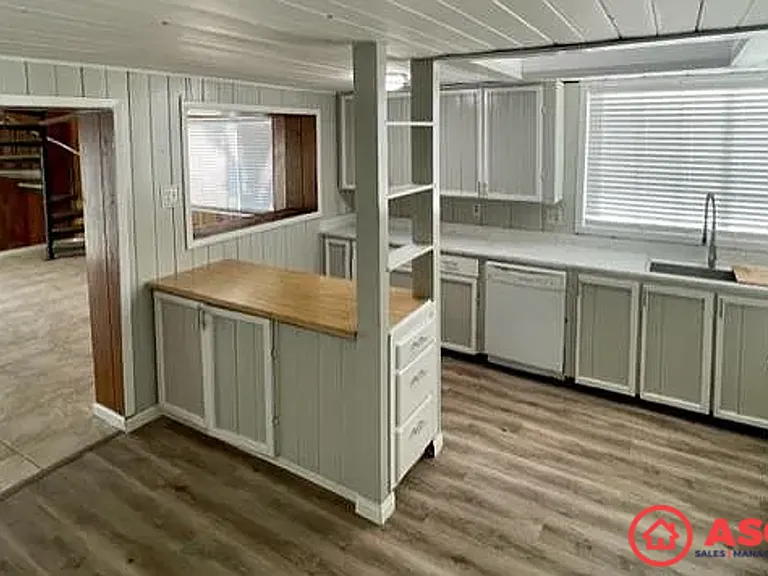 229 Philippine St — Photo 5